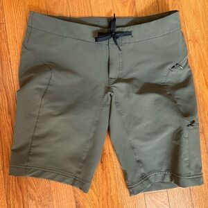 Eastern Mountain Sports Forest Green Women's Hiking Shorts
